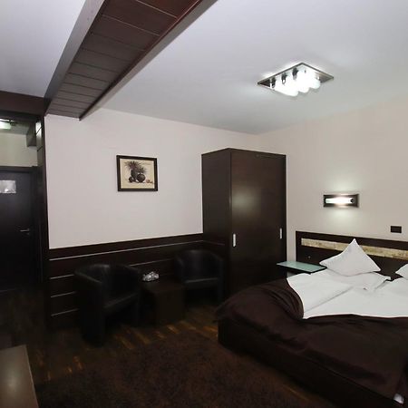 Hotel Complex Cochet Buşteni Zewnętrze zdjęcie