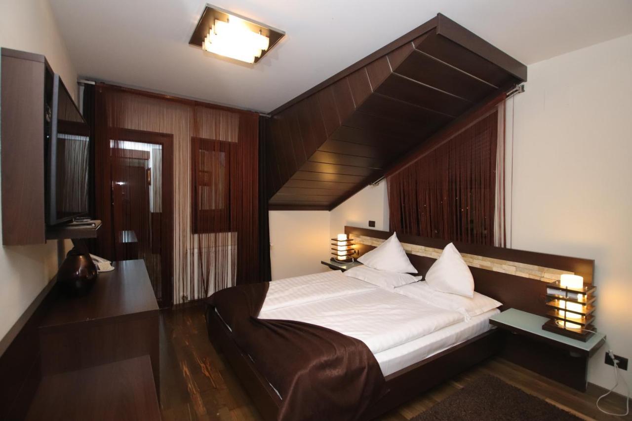 Hotel Complex Cochet Buşteni Zewnętrze zdjęcie