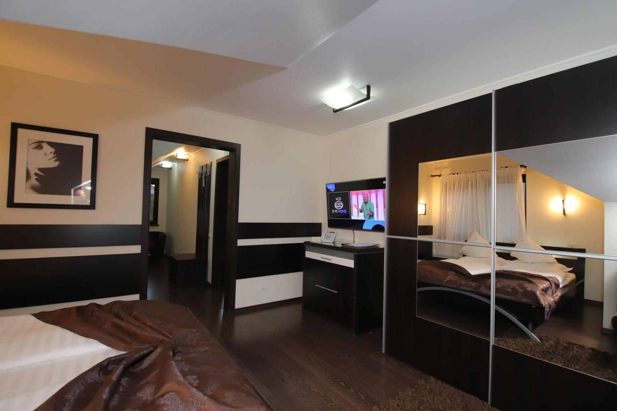 Hotel Complex Cochet Buşteni Zewnętrze zdjęcie