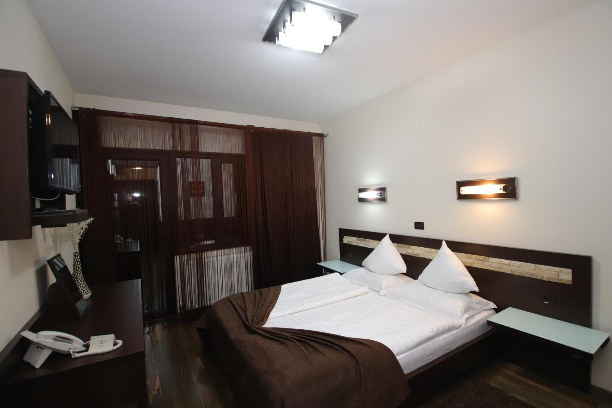 Hotel Complex Cochet Buşteni Zewnętrze zdjęcie
