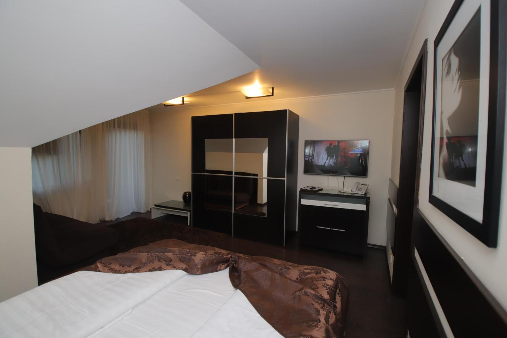 Hotel Complex Cochet Buşteni Zewnętrze zdjęcie