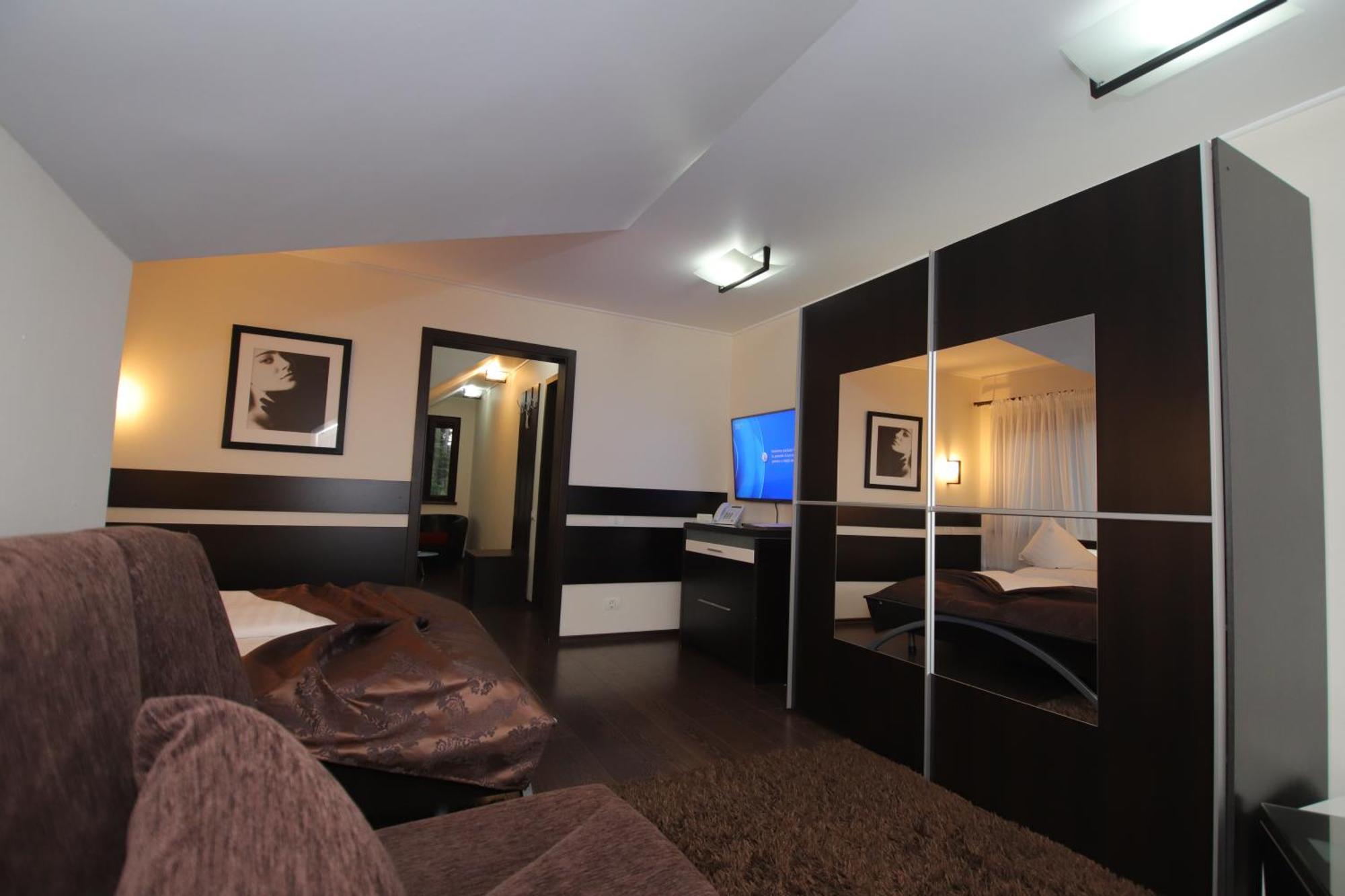Hotel Complex Cochet Buşteni Zewnętrze zdjęcie