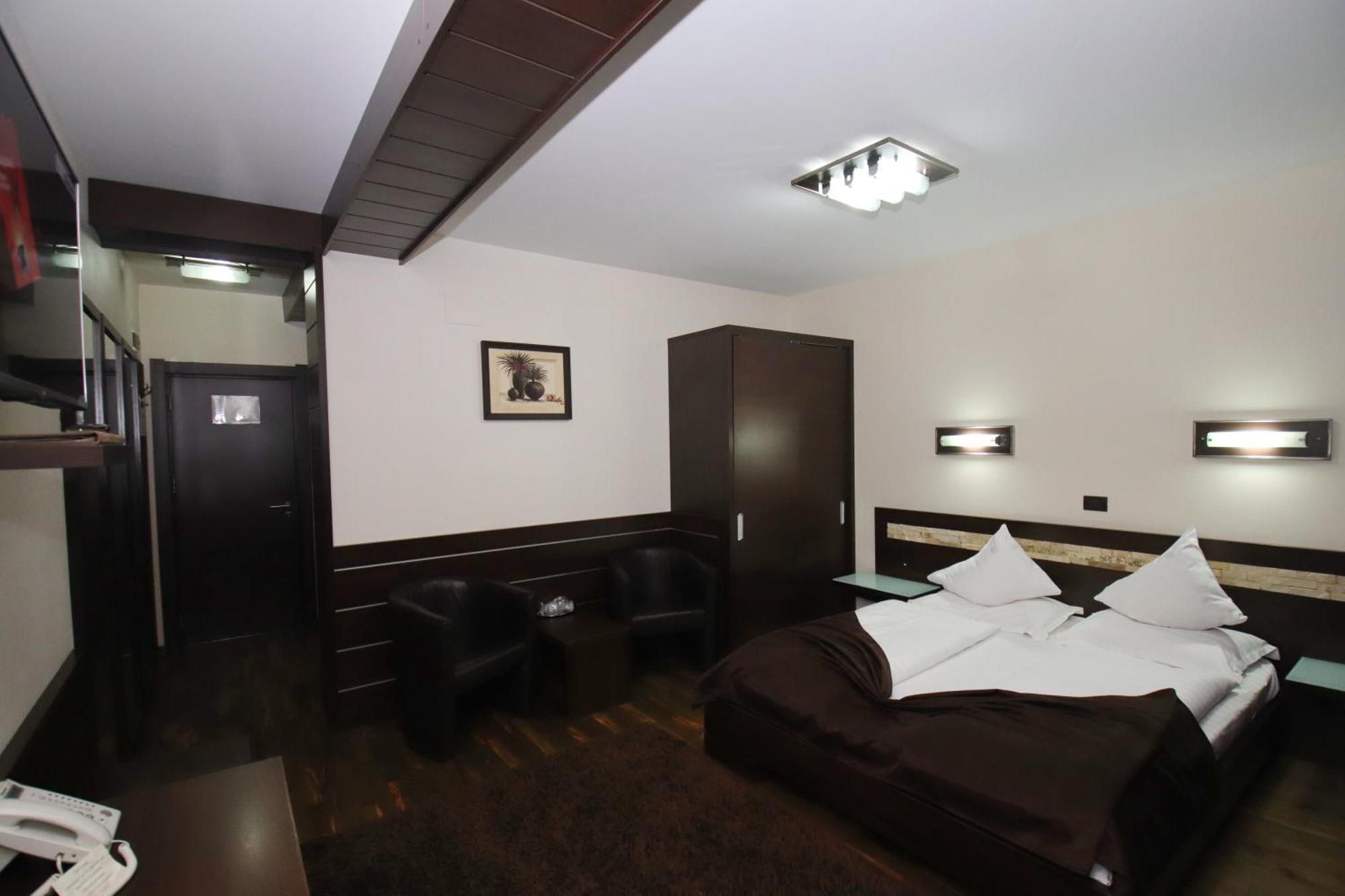 Hotel Complex Cochet Buşteni Zewnętrze zdjęcie