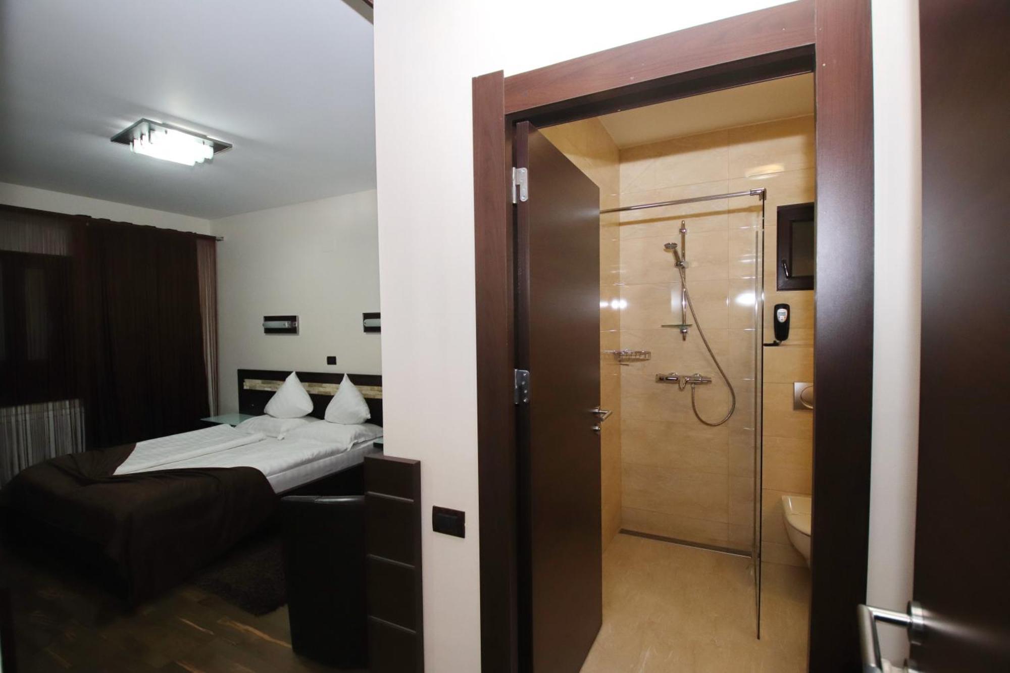 Hotel Complex Cochet Buşteni Zewnętrze zdjęcie