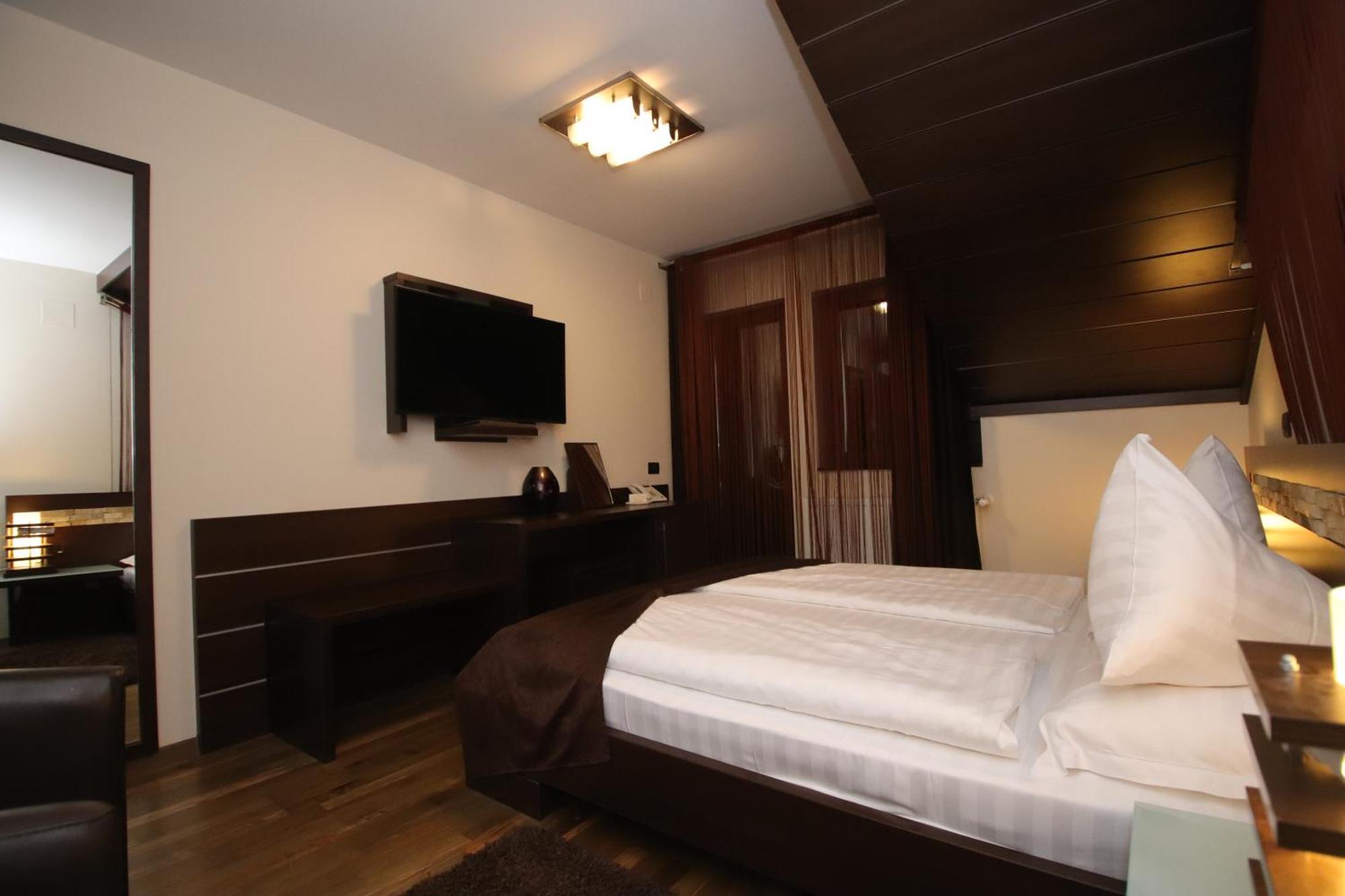 Hotel Complex Cochet Buşteni Zewnętrze zdjęcie