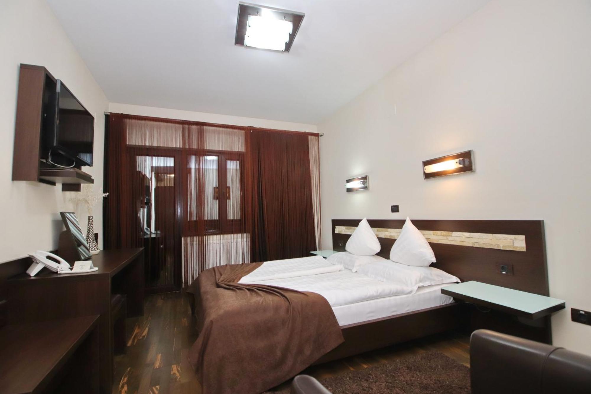 Hotel Complex Cochet Buşteni Zewnętrze zdjęcie