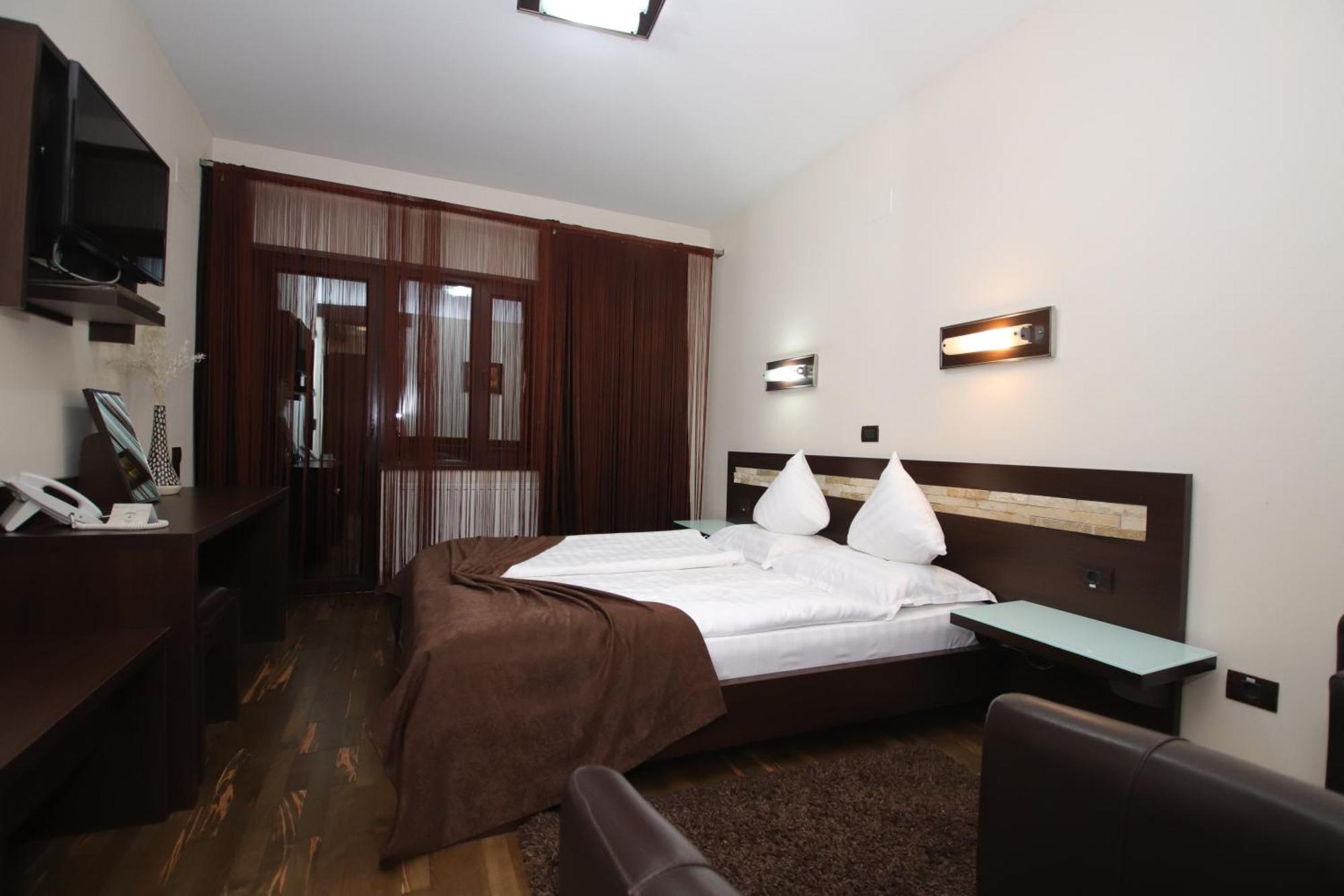 Hotel Complex Cochet Buşteni Zewnętrze zdjęcie