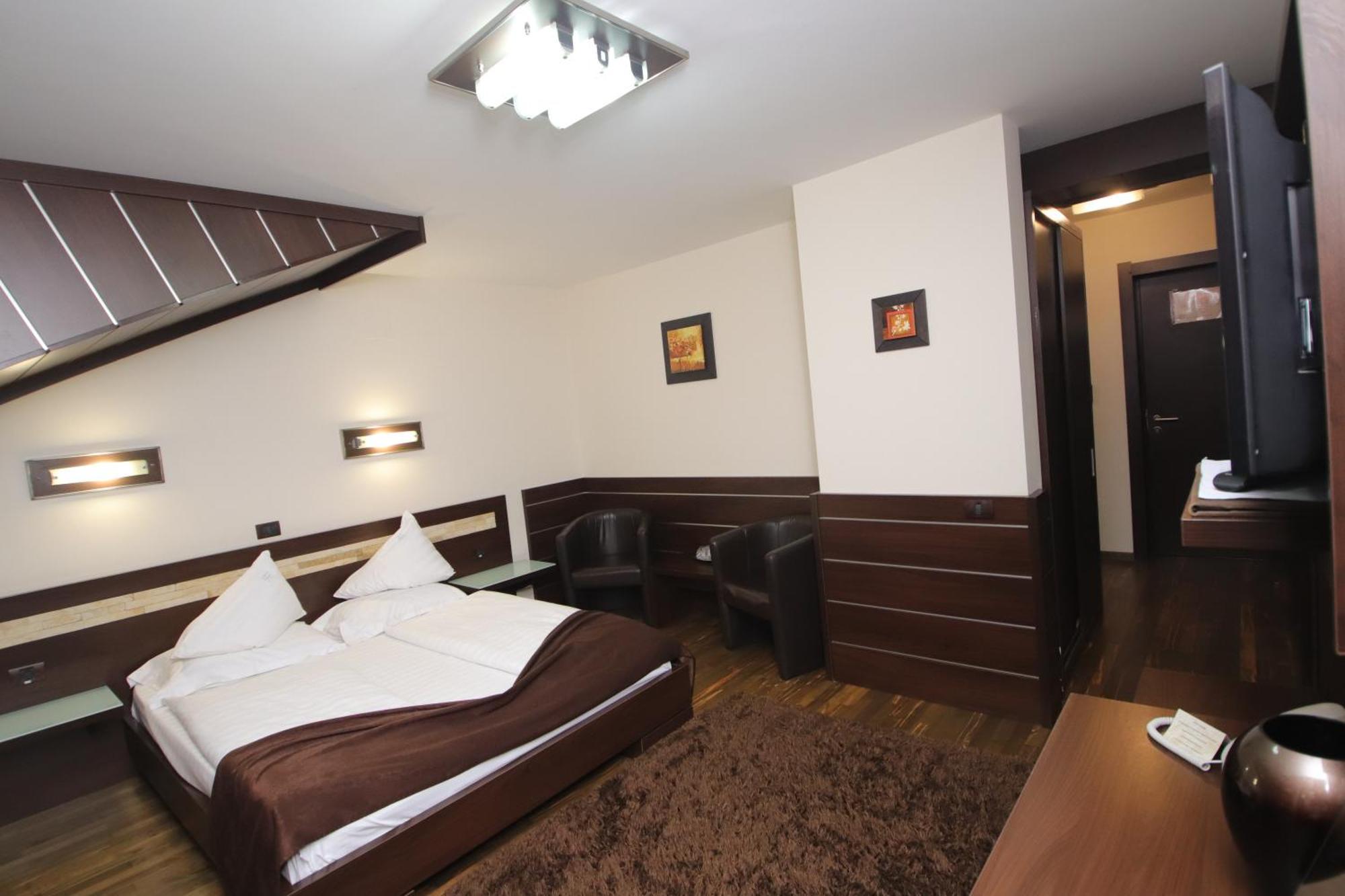 Hotel Complex Cochet Buşteni Zewnętrze zdjęcie