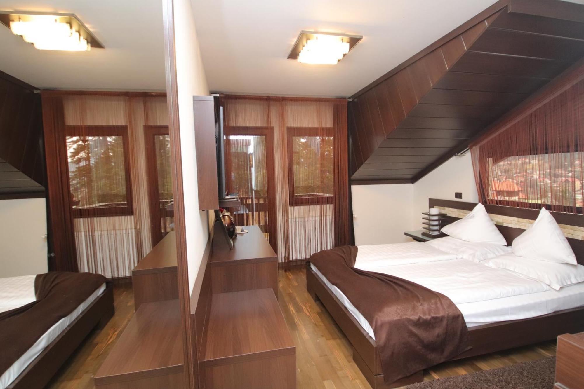 Hotel Complex Cochet Buşteni Zewnętrze zdjęcie