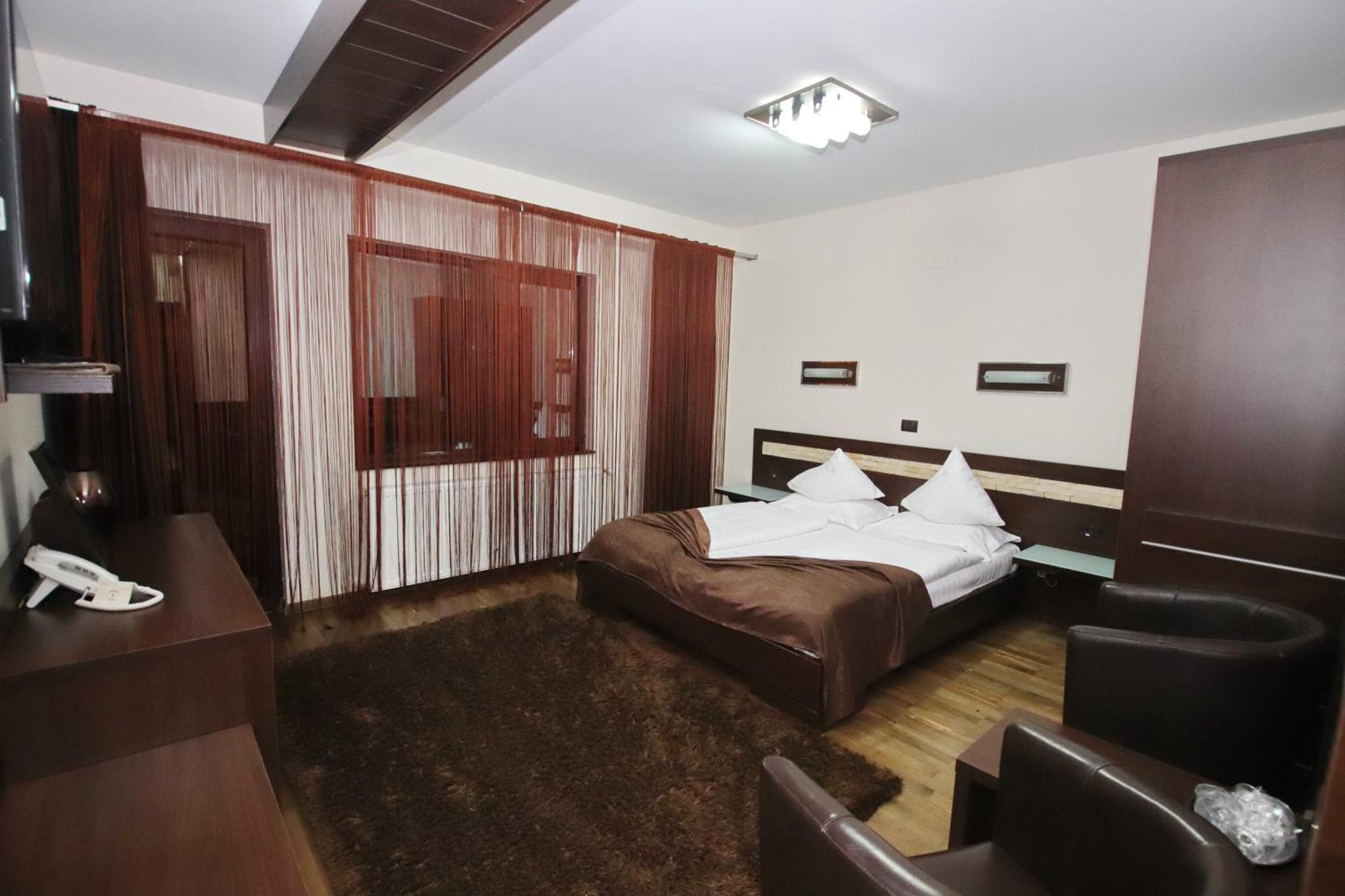 Hotel Complex Cochet Buşteni Zewnętrze zdjęcie