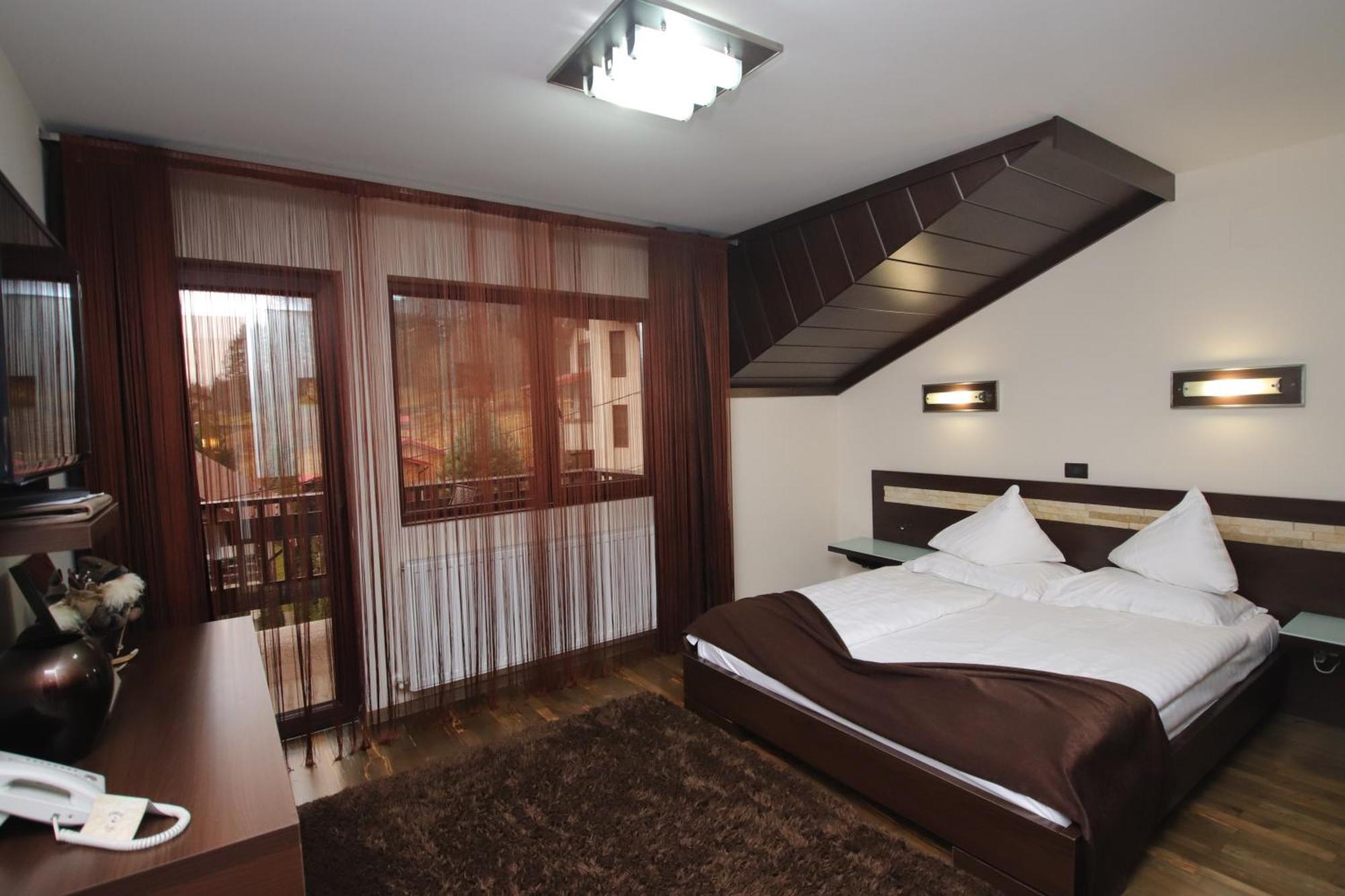 Hotel Complex Cochet Buşteni Zewnętrze zdjęcie