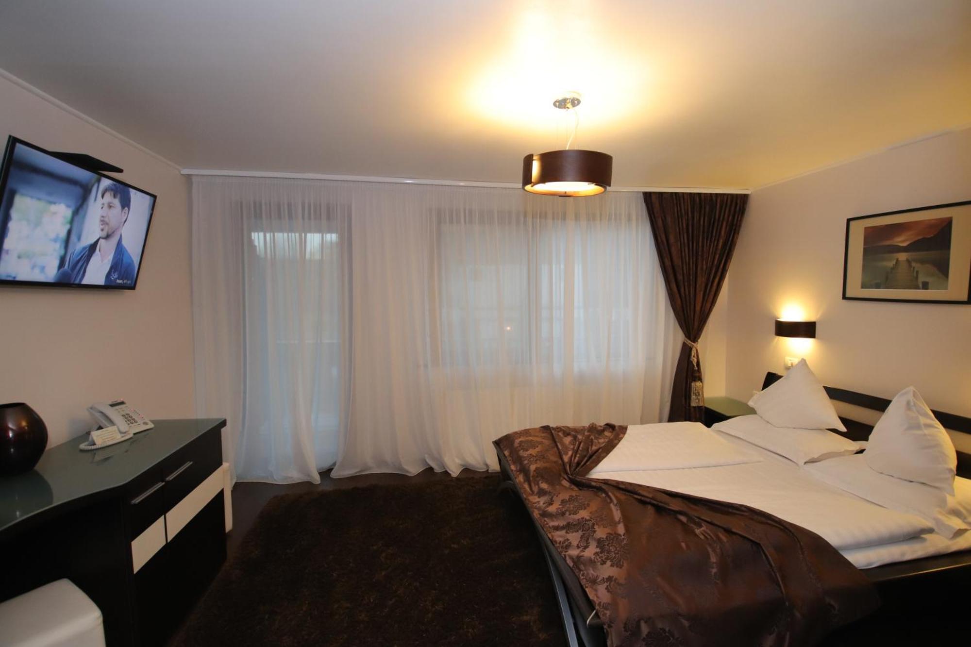 Hotel Complex Cochet Buşteni Zewnętrze zdjęcie