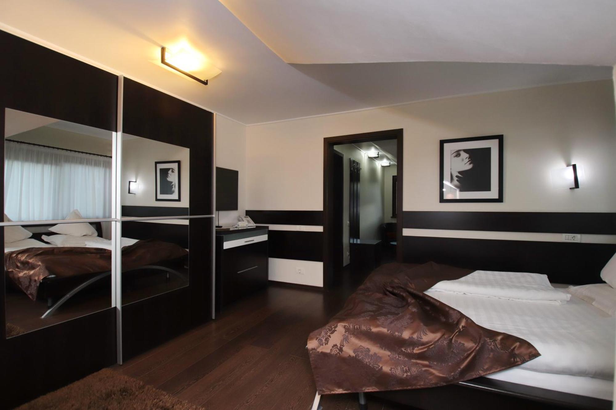 Hotel Complex Cochet Buşteni Zewnętrze zdjęcie